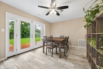 Building Photo - 3711 Manor Ln