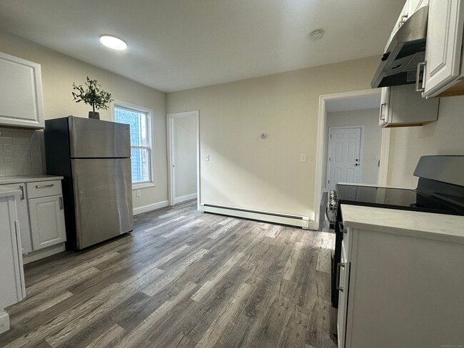 Building Photo - 85 Twiss St