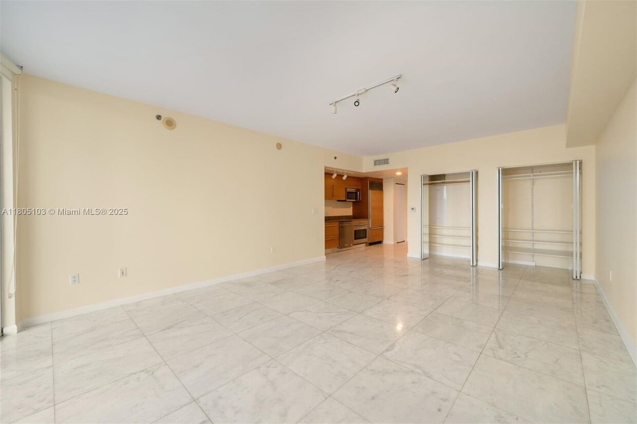 Primary Photo - 475 Brickell Ave