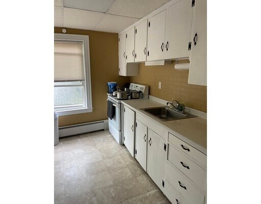 Primary Photo - 52 Colburn St