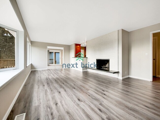Foto del edificio - Beautiful 4 Bedroom 3 Bathroom Home for Rent!