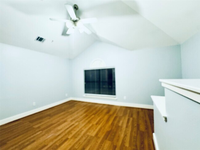 Foto del edificio - 3501 Link Valley Dr.