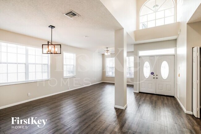 Building Photo - 3440 Greenview Terrace W