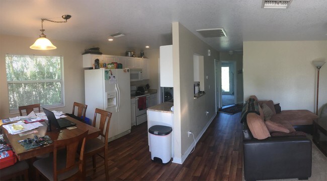 Building Photo - 5550 Birdsong Ln