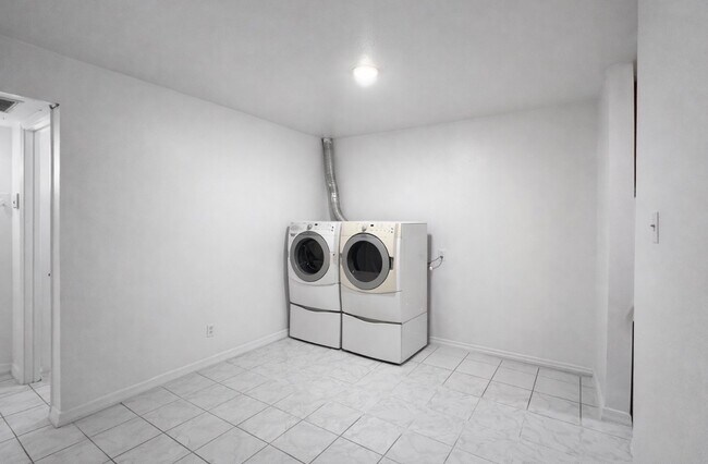 Foto del edificio - 8200 Broadway St