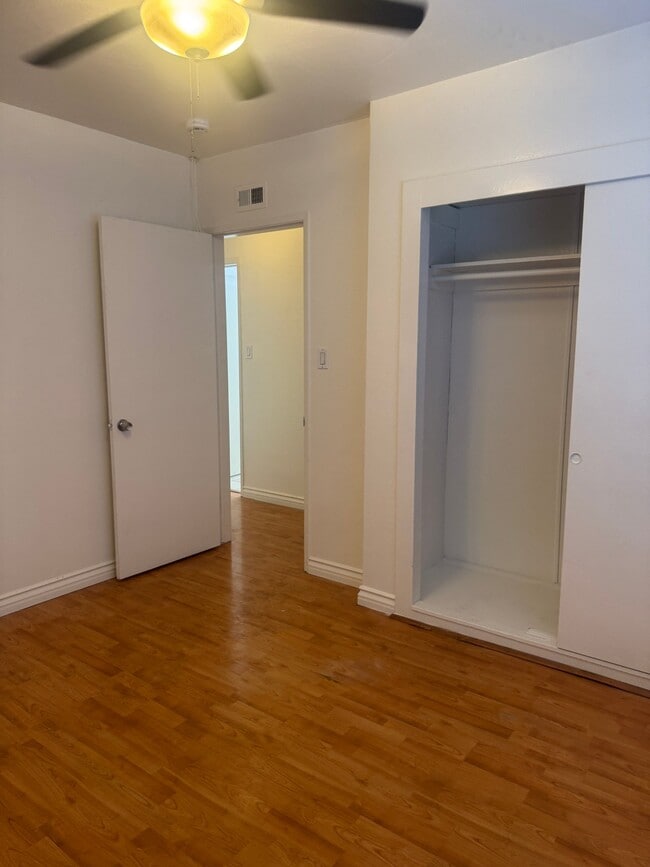 Foto del edificio - 10324 Vantage St