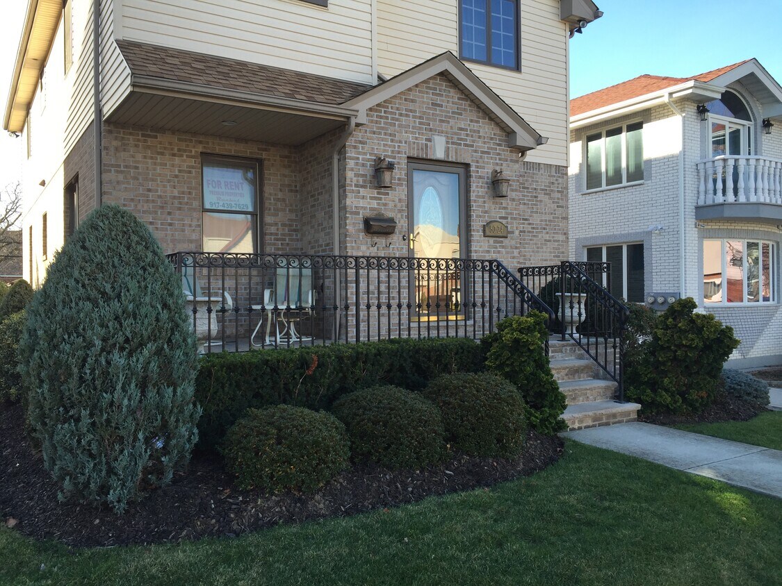 5024 193rd St Unit 1st Floor, Fresh Meadows, NY 11365 Apartments