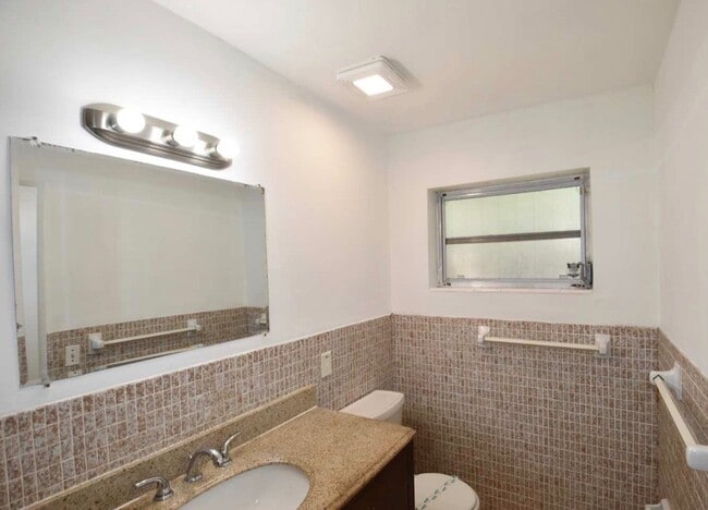 Foto del edificio - 2720 SW 15th Ct