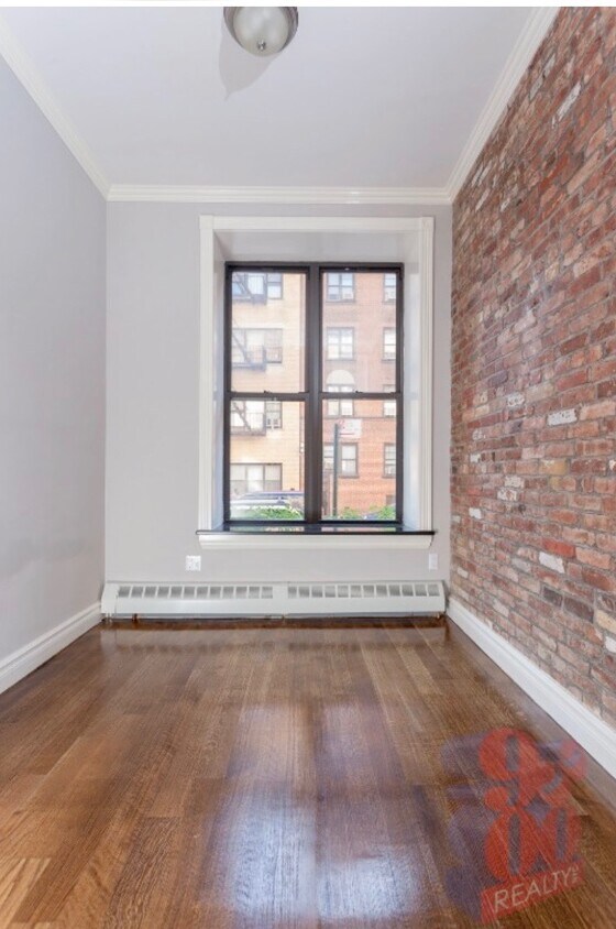 Primary Photo - 5 W 37th St