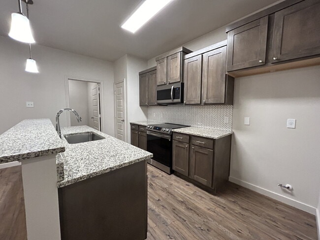 Foto del edificio - Townhome near Cooper Elementary - Comfortable Living Awaits!
