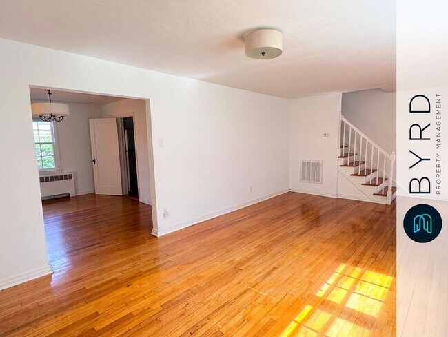 Foto del edificio - 6202 Dustin Dr