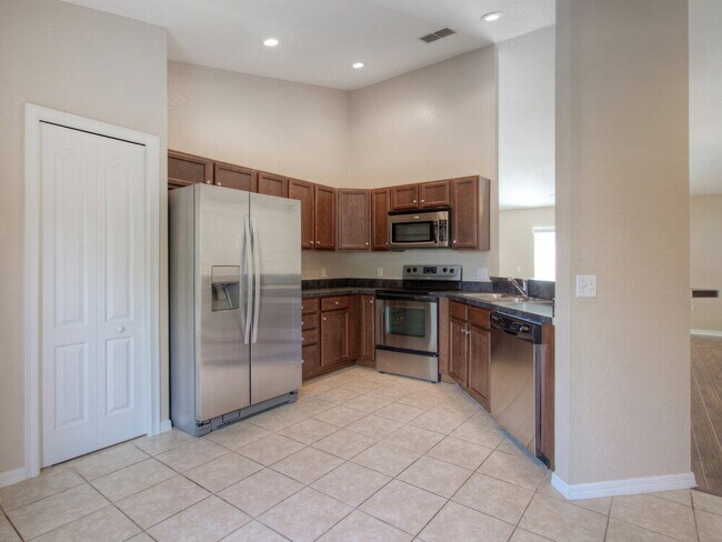 Foto del edificio - 8364 Greystone Dr