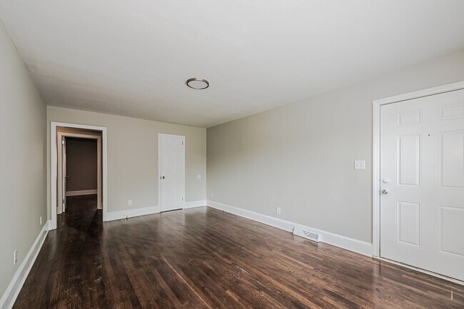 Foto del edificio - 3429 Meredith Ave