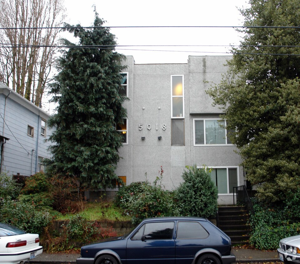 Building Photo - 5018 11th Ave NE