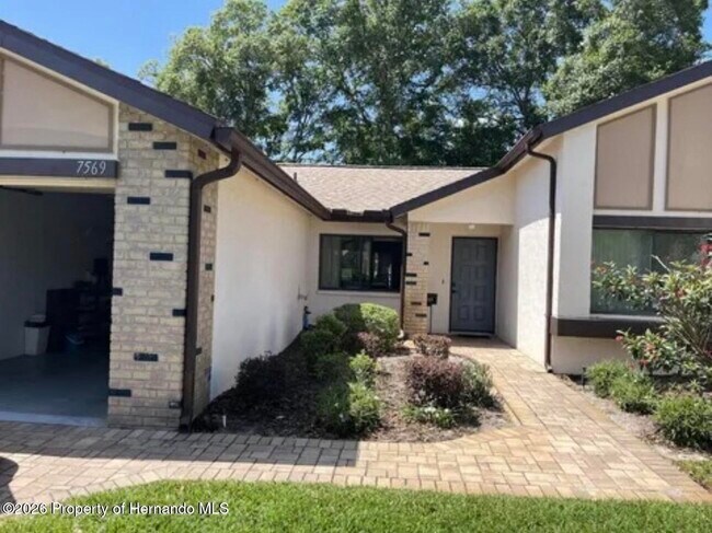Foto del edificio - 7569 Heather Walk Dr
