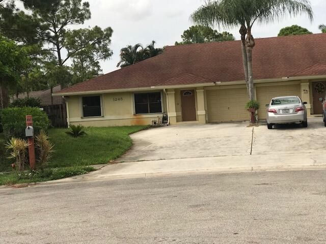 Foto del edificio - 1245 Staghorn Ct