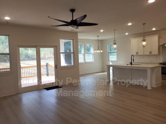 Foto del edificio - 4401 Sims Rd