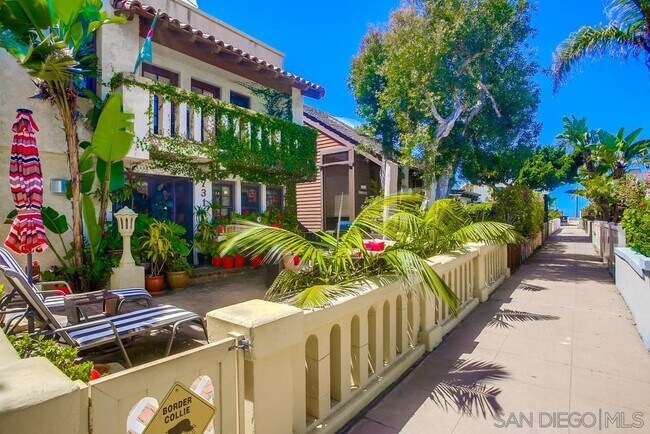 Foto del edificio - 731 Avalon Ct