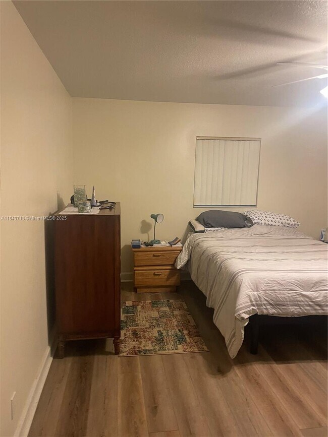 Foto del edificio - 8552 N Campanelli Blvd