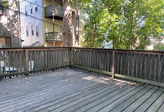 Foto del edificio - 13 Sachem St