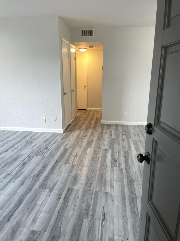 Entrance - 1108 Stanley Ave