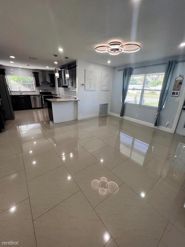Foto del edificio - 3 br, 2 bath House - 5858 Tarragon Dr