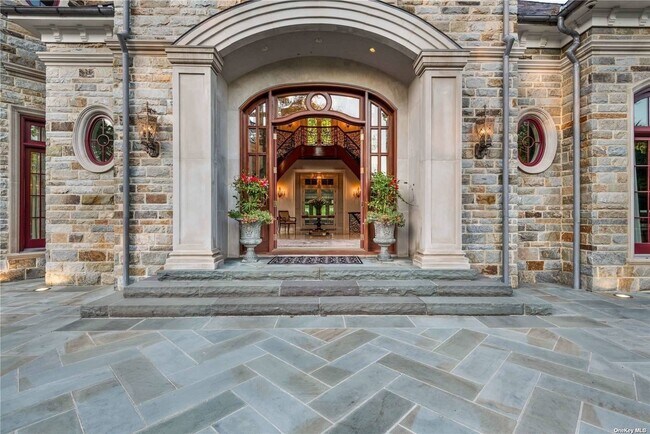 Foto del edificio - 102 Horseshoe Rd