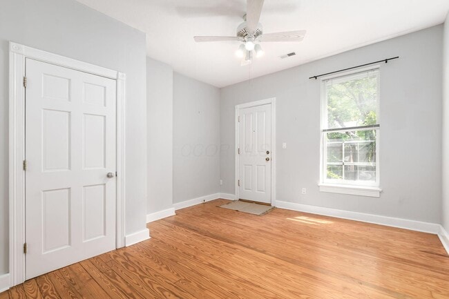 Building Photo - 36 E Kossuth St