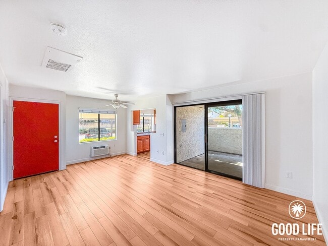 Building Photo - SD: Bright 1BD/1BA Condo in Mira Mesa with Pool, Private Patio & Reserved Parking