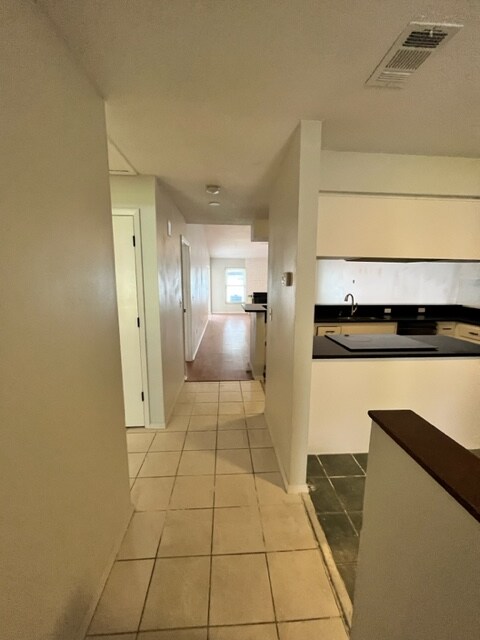 Building Photo - 2029 Montego Ct