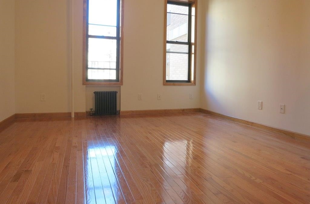 Primary Photo - 235 E 90th St
