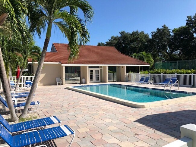 Foto del edificio - 9648 Windsor Gardens Ln