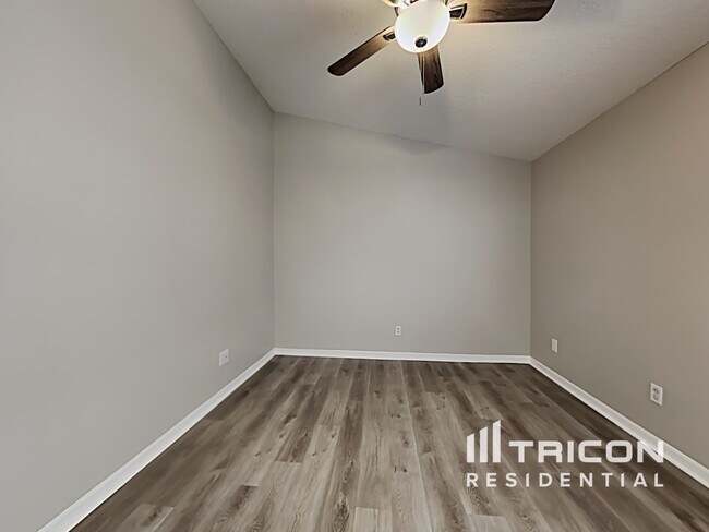 Foto del edificio - 8704 Persea Ct