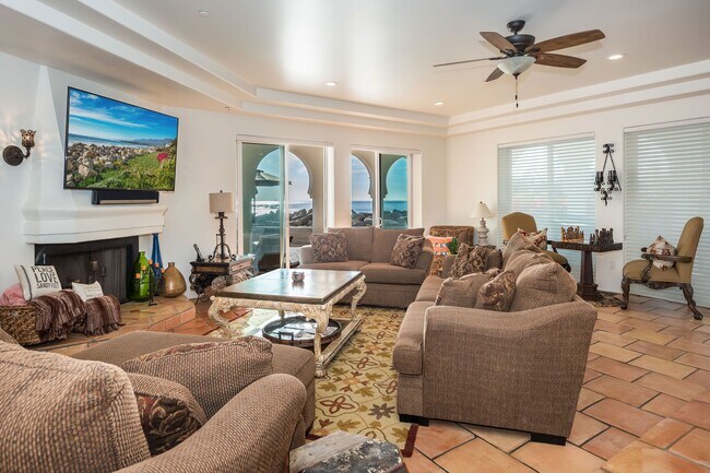 Foto del edificio - 875 Sand Point Rd