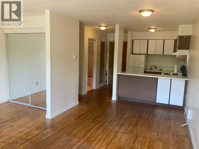 Photo du bâtiment - 3570 E Hastings St