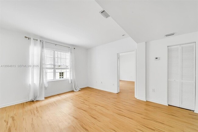 Building Photo - 1051 Meridian Ave