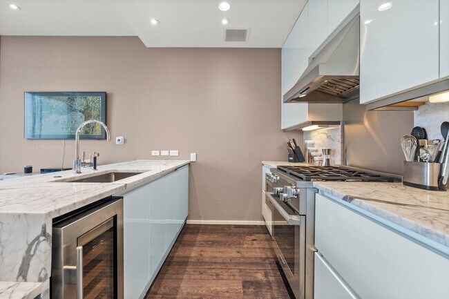 Building Photo - 200 Congress Ave.