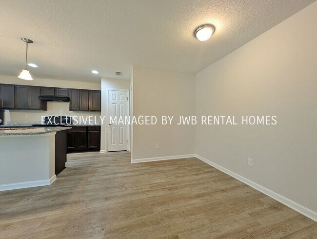 Foto del edificio - 3082 W 19th St