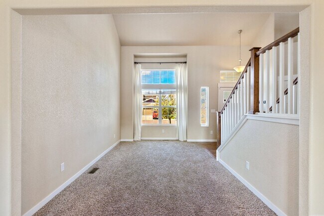 Building Photo - 10423 Abrams Dr
