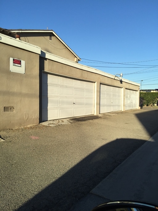 Building Photo - 1100 W Porter Ave