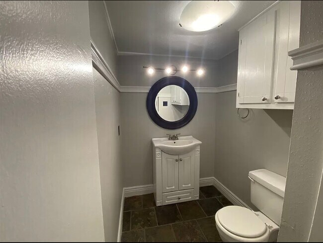 Foto del edificio - 1004 Windrose Dr