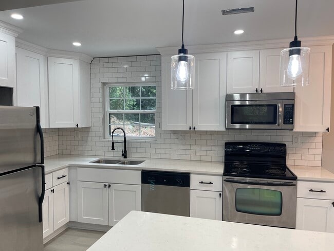 Building Photo - 7150 Duffie Dr