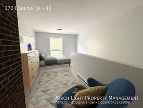 Building Photo - 372 Darling St