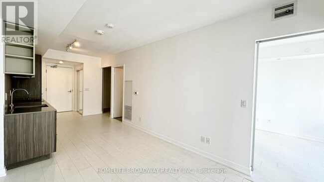 Building Photo - 19 Western Battery Rd