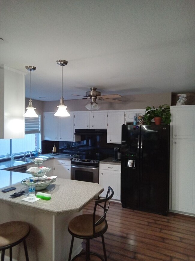 Foto del edificio - ***Broadmoor / Anderson Island Area***