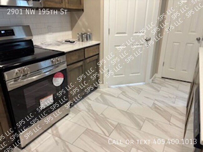 Foto del edificio - 2901 NW 195th St