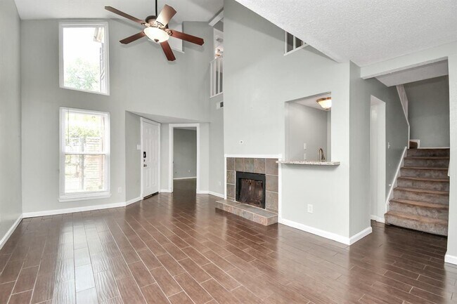 Building Photo - 3973 Tanglewilde St