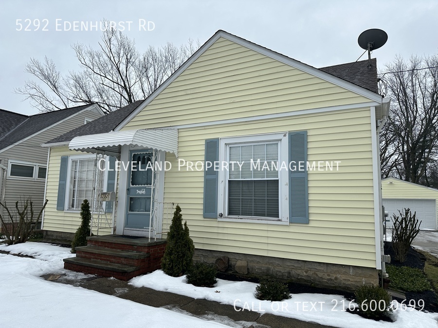 Primary Photo - Cozy Lyndhurst Bungalow