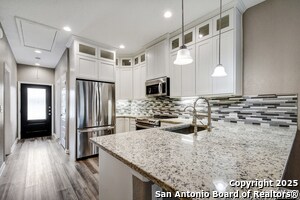 Foto del edificio - 1303 Lombrano St