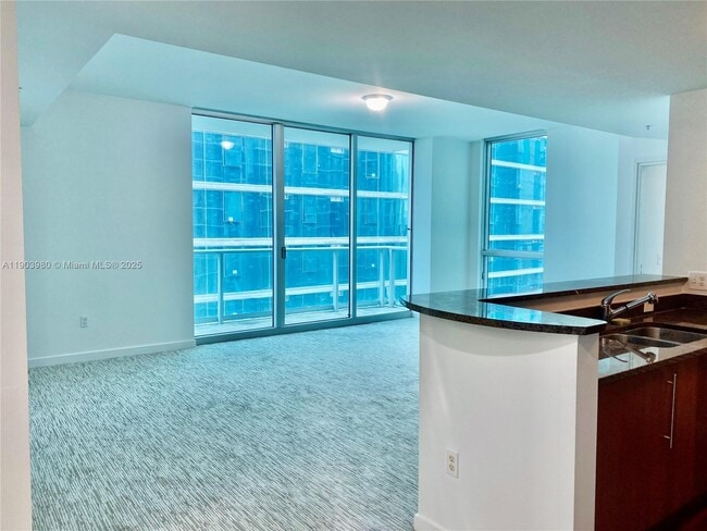 Building Photo - 300 S Biscayne Blvd
